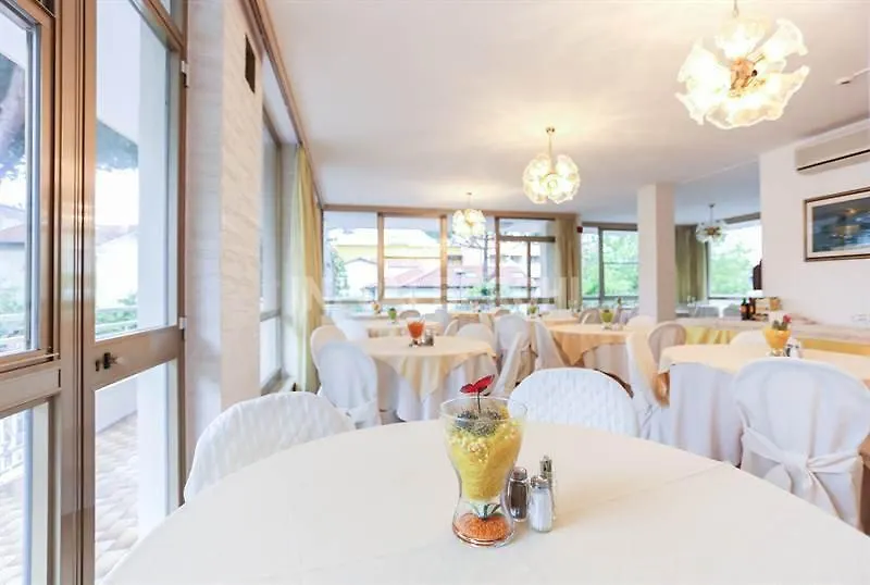 Hotel Fucsia Riccione 2*,  Italy