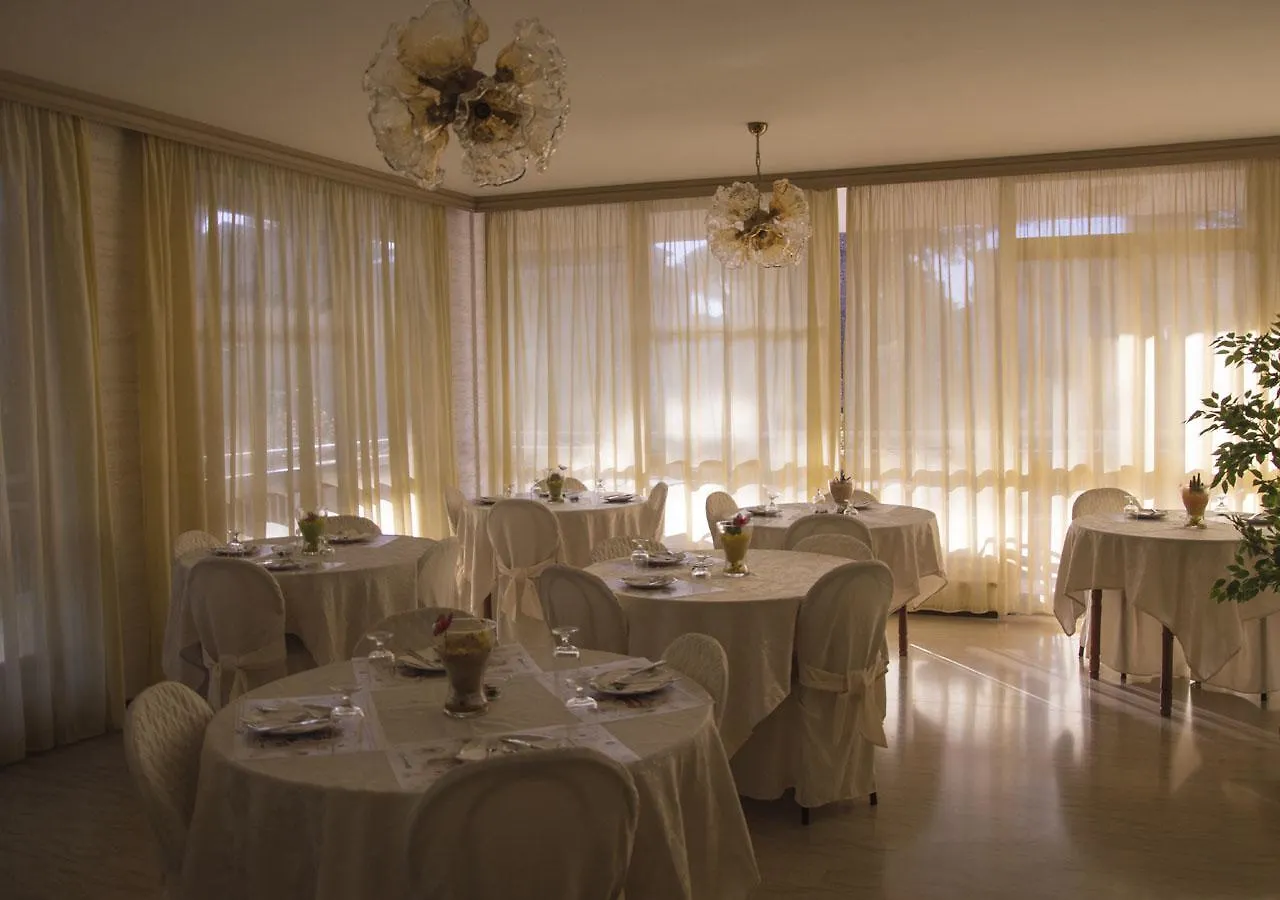 Hotel Fucsia Riccione 2*,